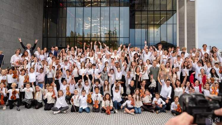 Photo de groupe des musiciens/élèves participants