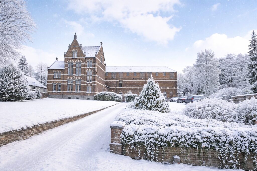 Illustration: Académie sous la neige